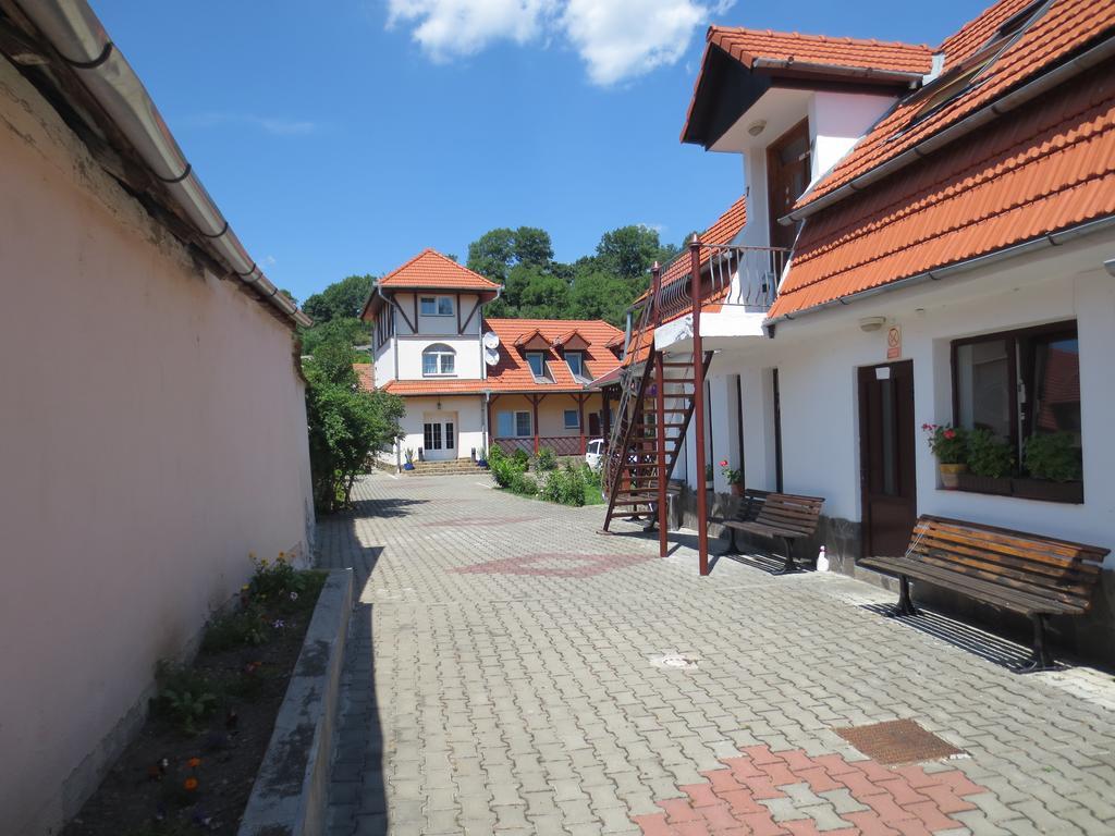 Pensiunea Hera Sighisoara Exterior photo